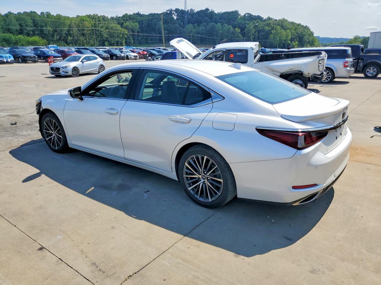 58ADZ1B15PU143925 · 2023 LEXUS ES 350 · 2/13
