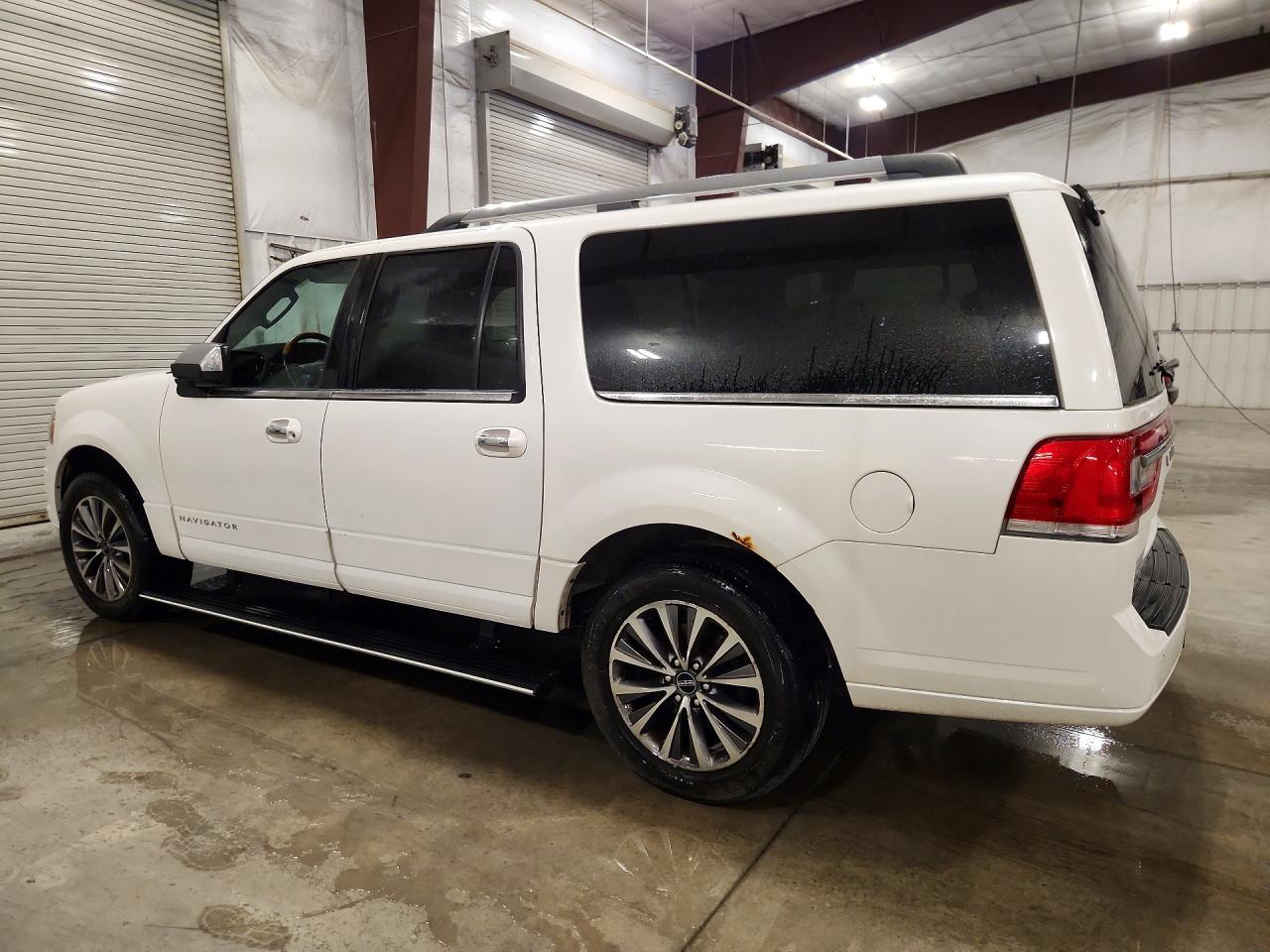 5LMJJ3JT5GEL10016 · 2016 LINCOLN NAVIGATOR · 2/13