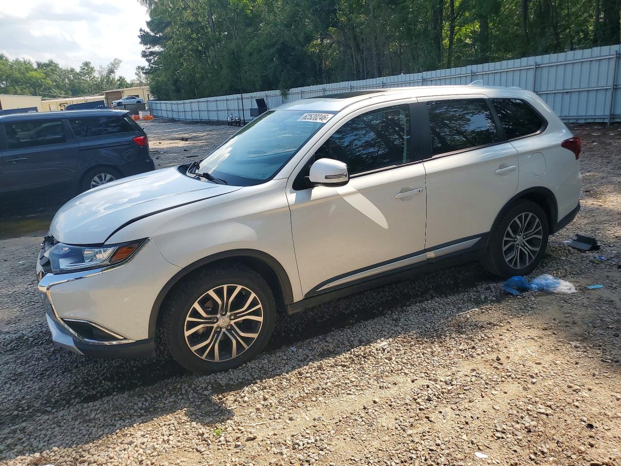 JA4AD3A33HZ024006 · 2017 MITSUBISHI OUTLANDER