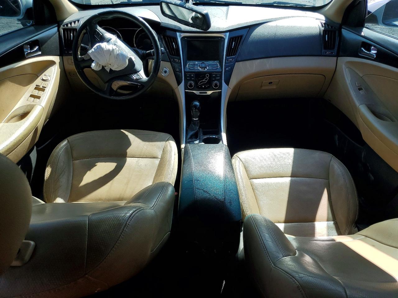 5NPEC4AC4CH462131 · 2012 HYUNDAI SONATA · 8/12