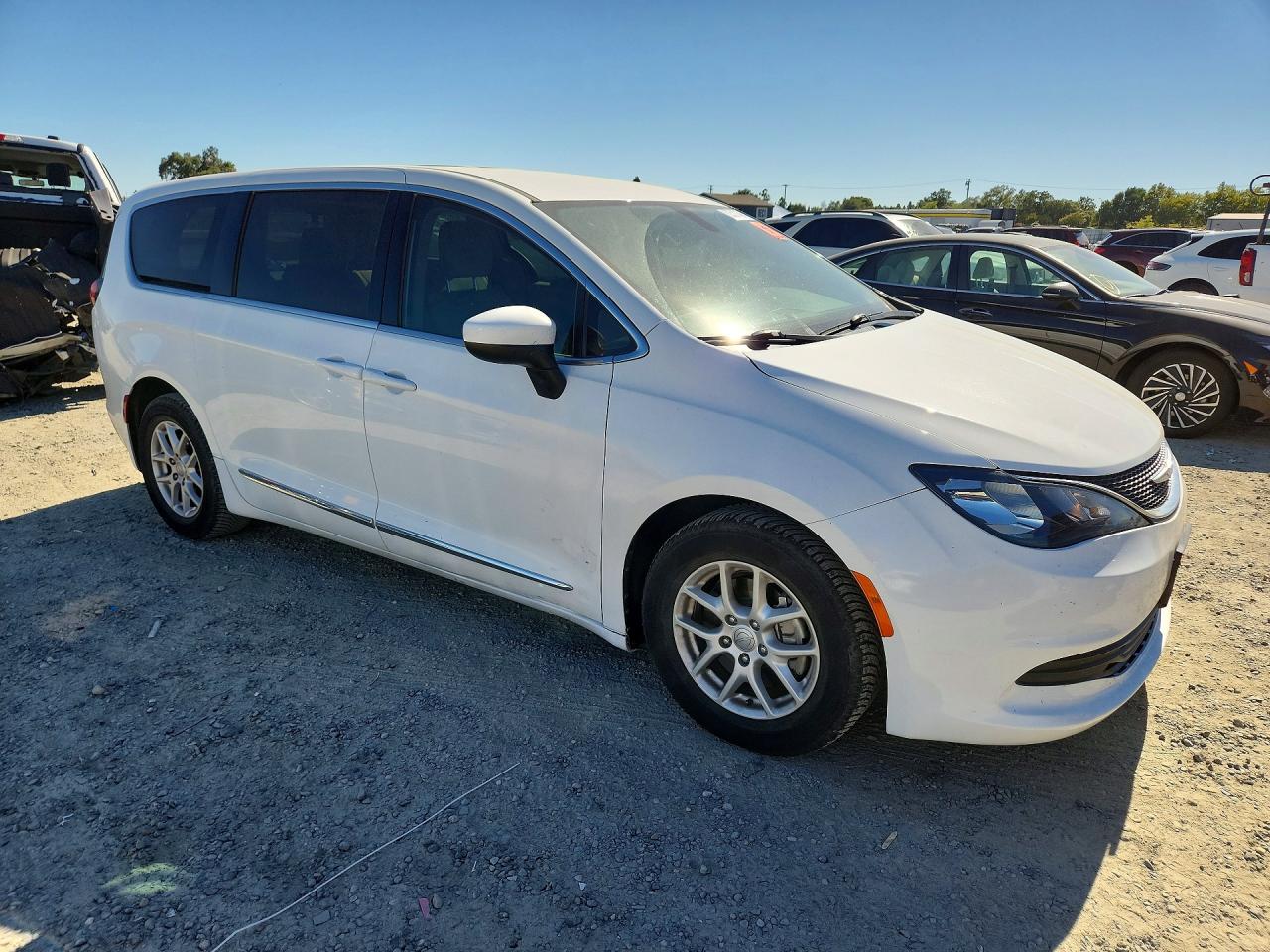 2C4RC1CG3HR531580 · 2017 CHRYSLER PACIFICA · 4/13