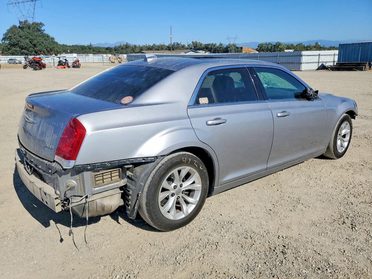 2C3CCAAG8GH211818 · 2016 CHRYSLER 300 · 3/13