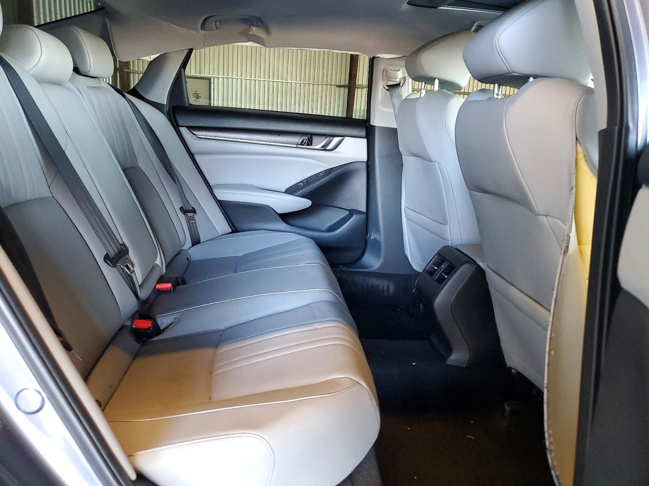 1HGCV2F9XJA019667 · 2018 HONDA ACCORD · 10/12