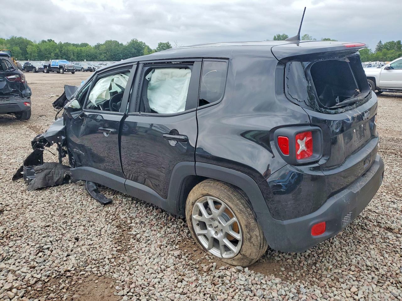 ZACNJDB12PPP69827 · 2023 JEEP RENEGADE · 2/13