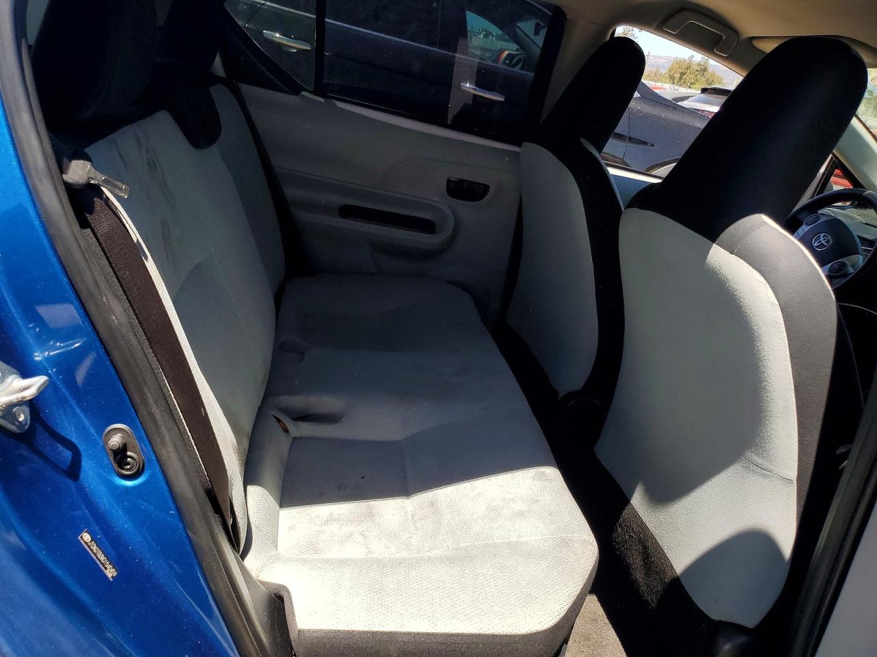 JTDKDTB3XD1540459 · 2013 TOYOTA PRIUS C · 10/12