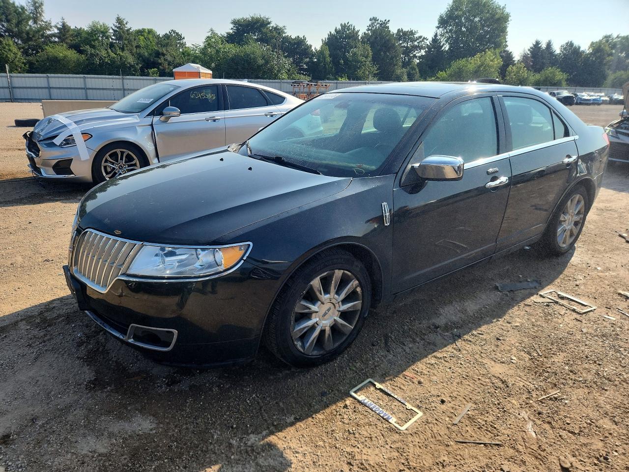 3LNHL2JC7BR755630 · 2011 LINCOLN MKZ
