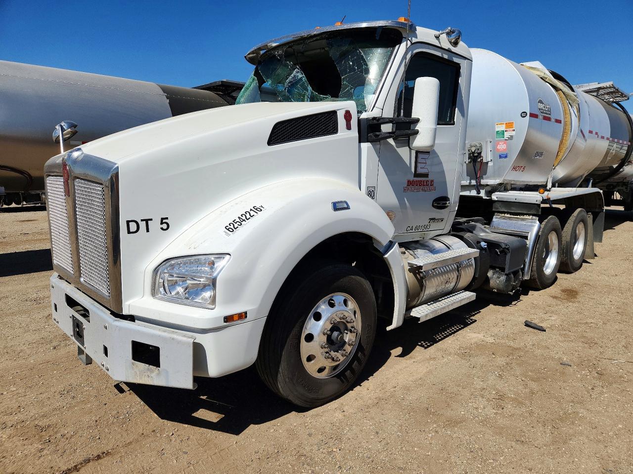 2023 KENWORTH T880