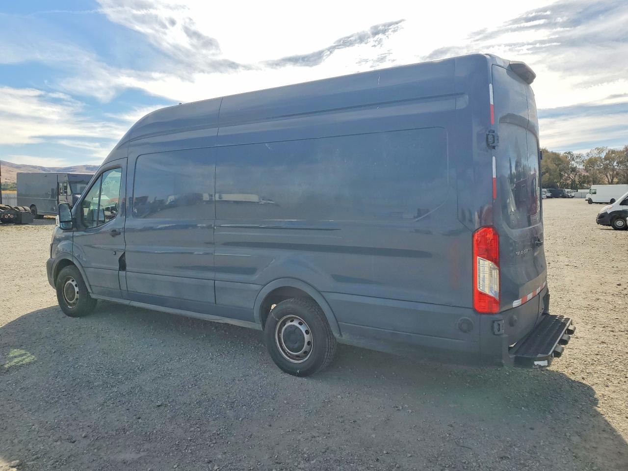 1FTBR3X82LKB27594 · 2020 FORD TRANSIT · 2/13