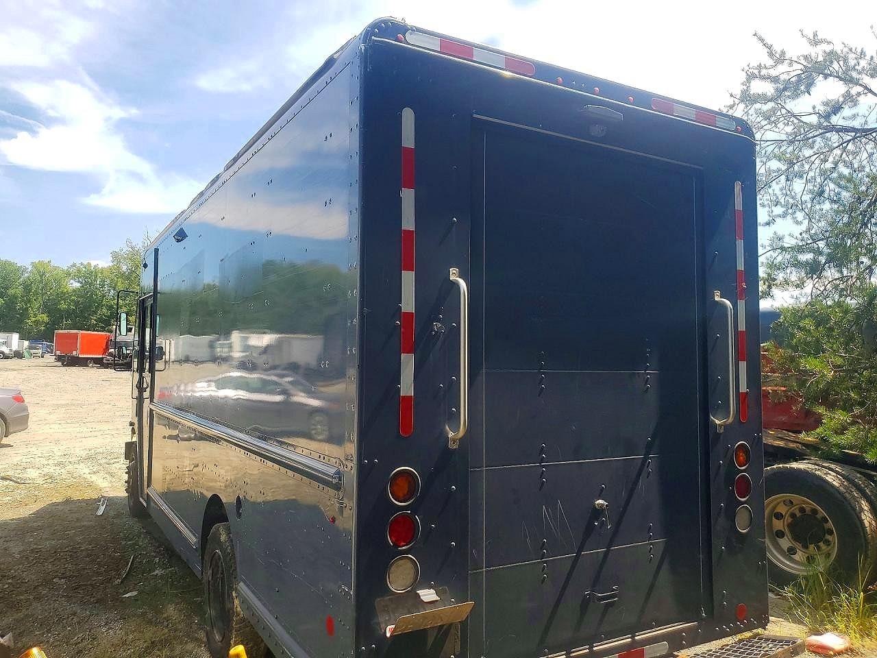 4UZAC2EA3MCML0825 · 2021 FREIGHTLINER CHASSIS · 2/12