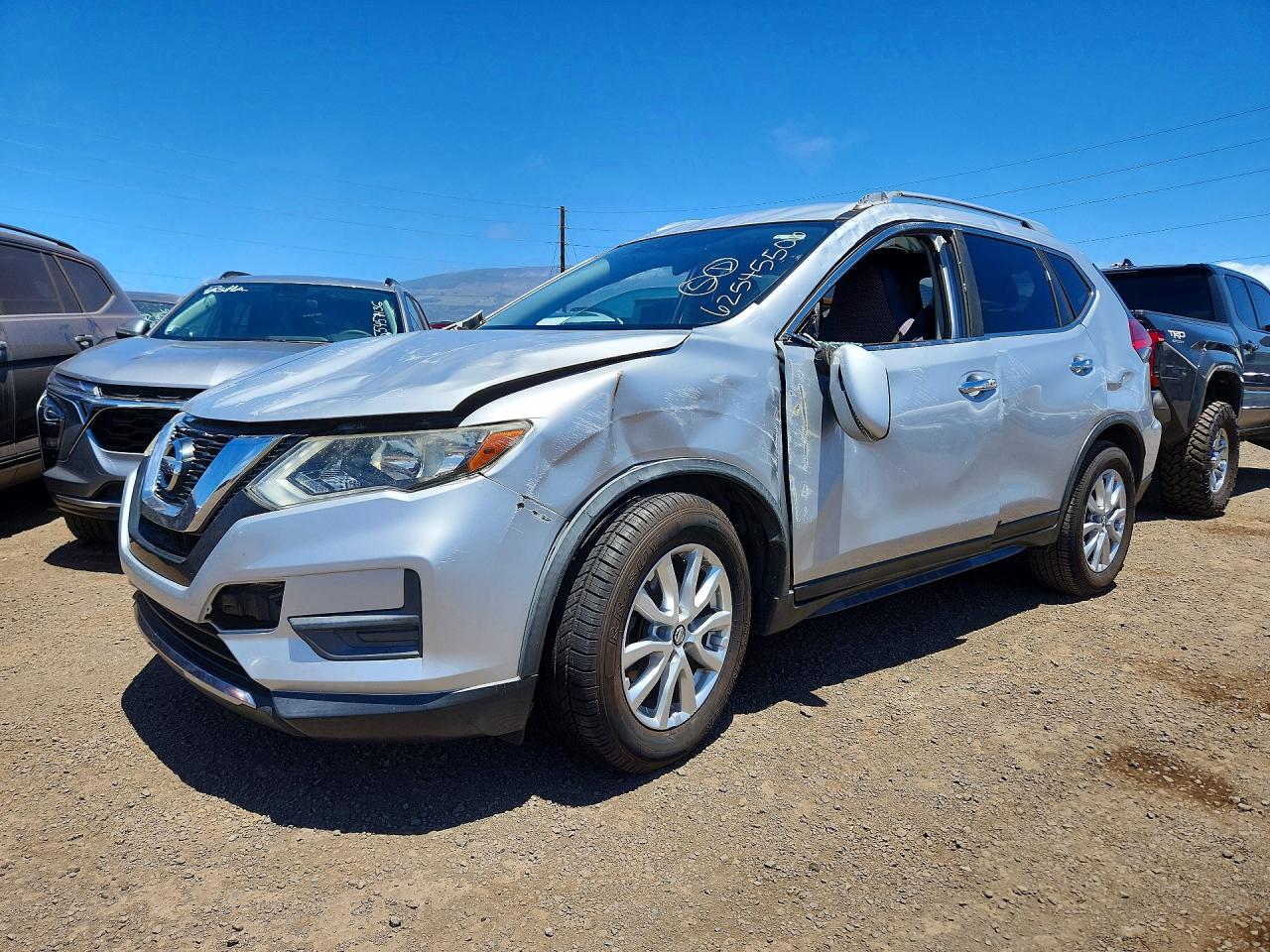 JN8AT2MT3HW144456 · 2017 NISSAN ROGUE