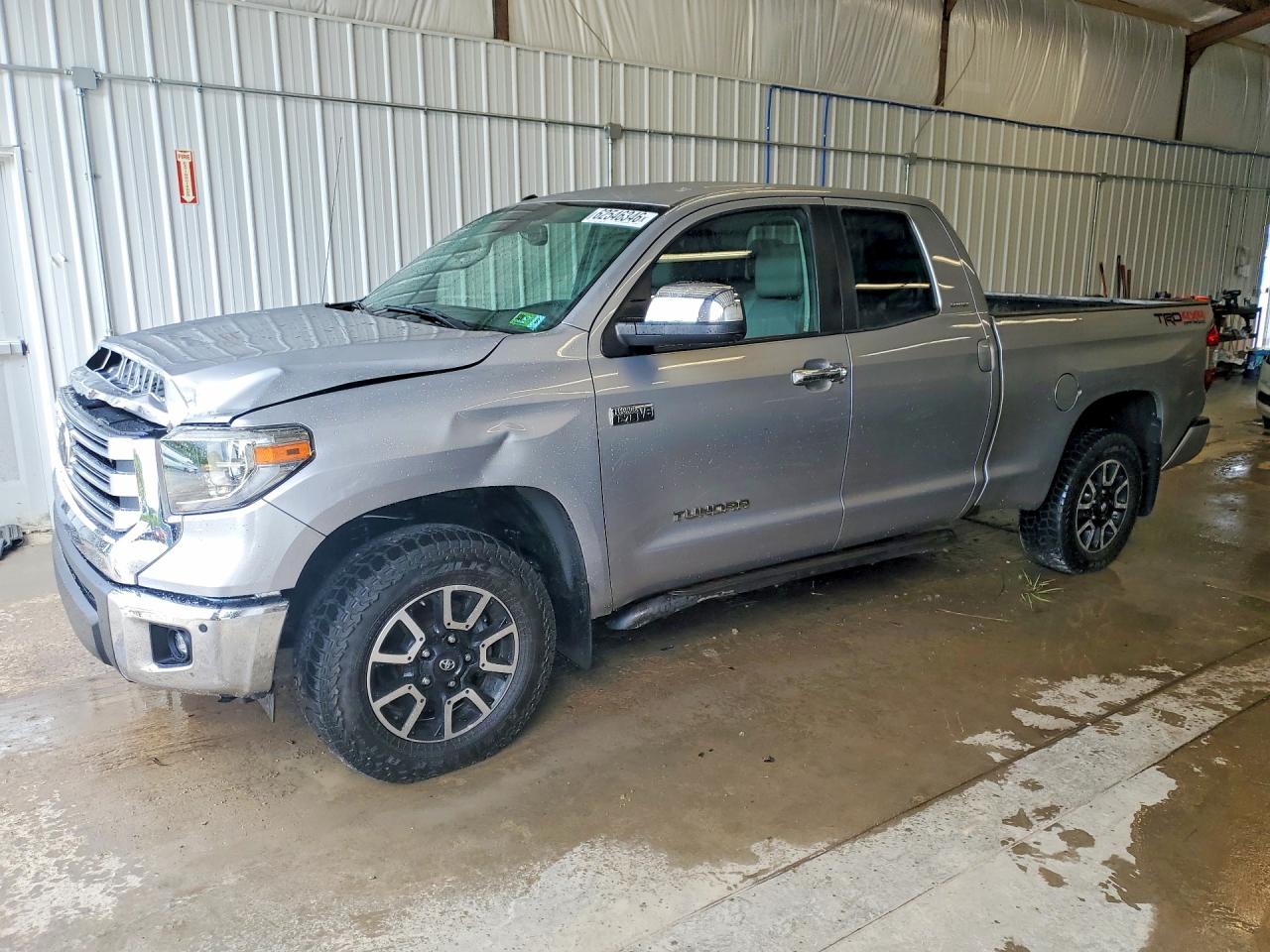 5TFBY5F13JX693668 · 2018 TOYOTA TUNDRA