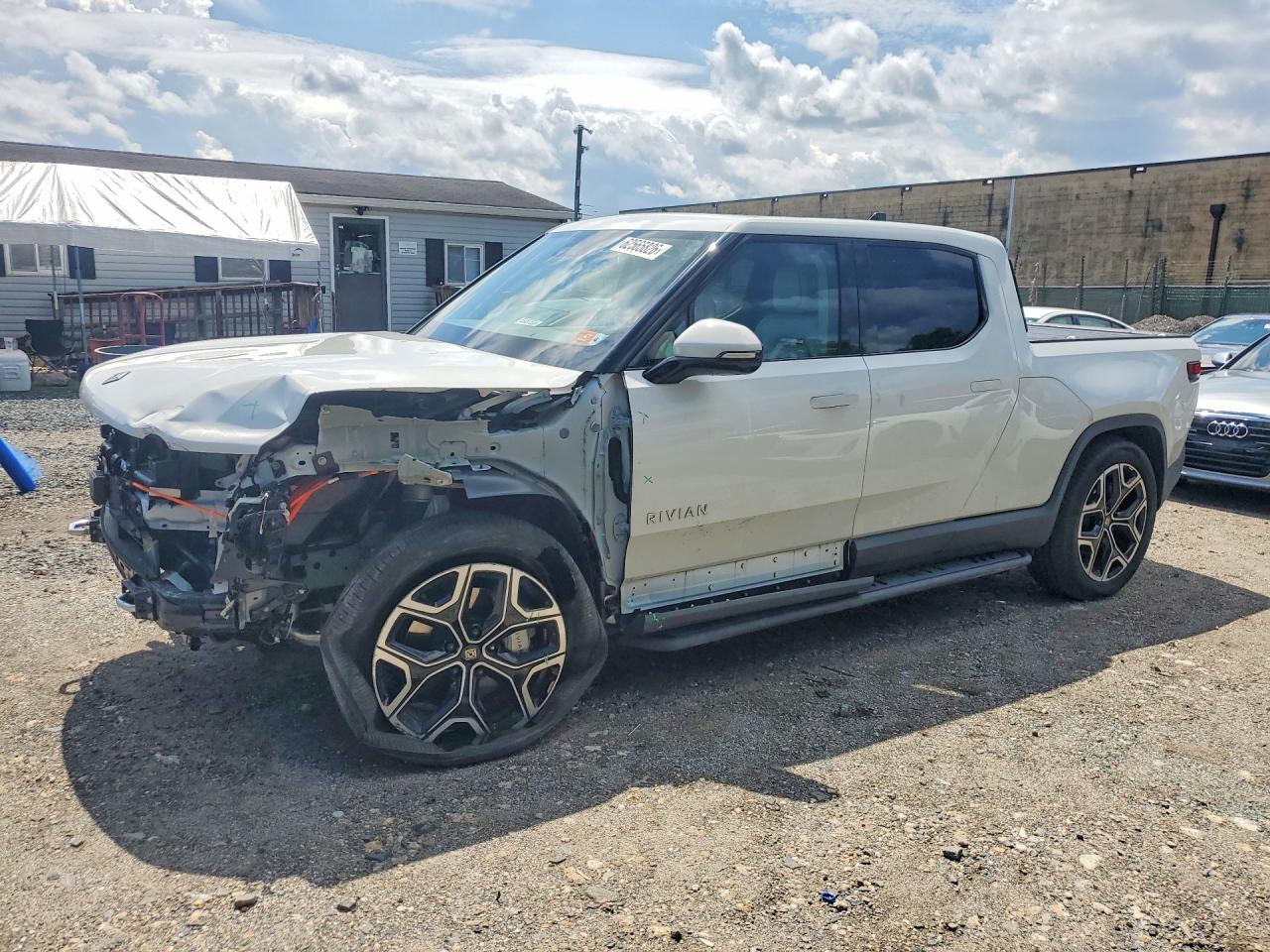 7FCTGBAA0SN039005 · 2025 RIVIAN R1T