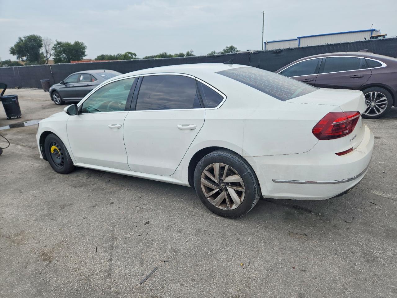 1VWBA7A35JC003514 · 2018 VOLKSWAGEN PASSAT · 2/12