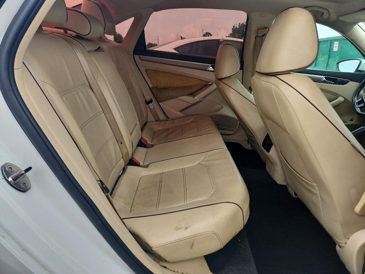 1VWBA7A35JC003514 · 2018 VOLKSWAGEN PASSAT · 10/12
