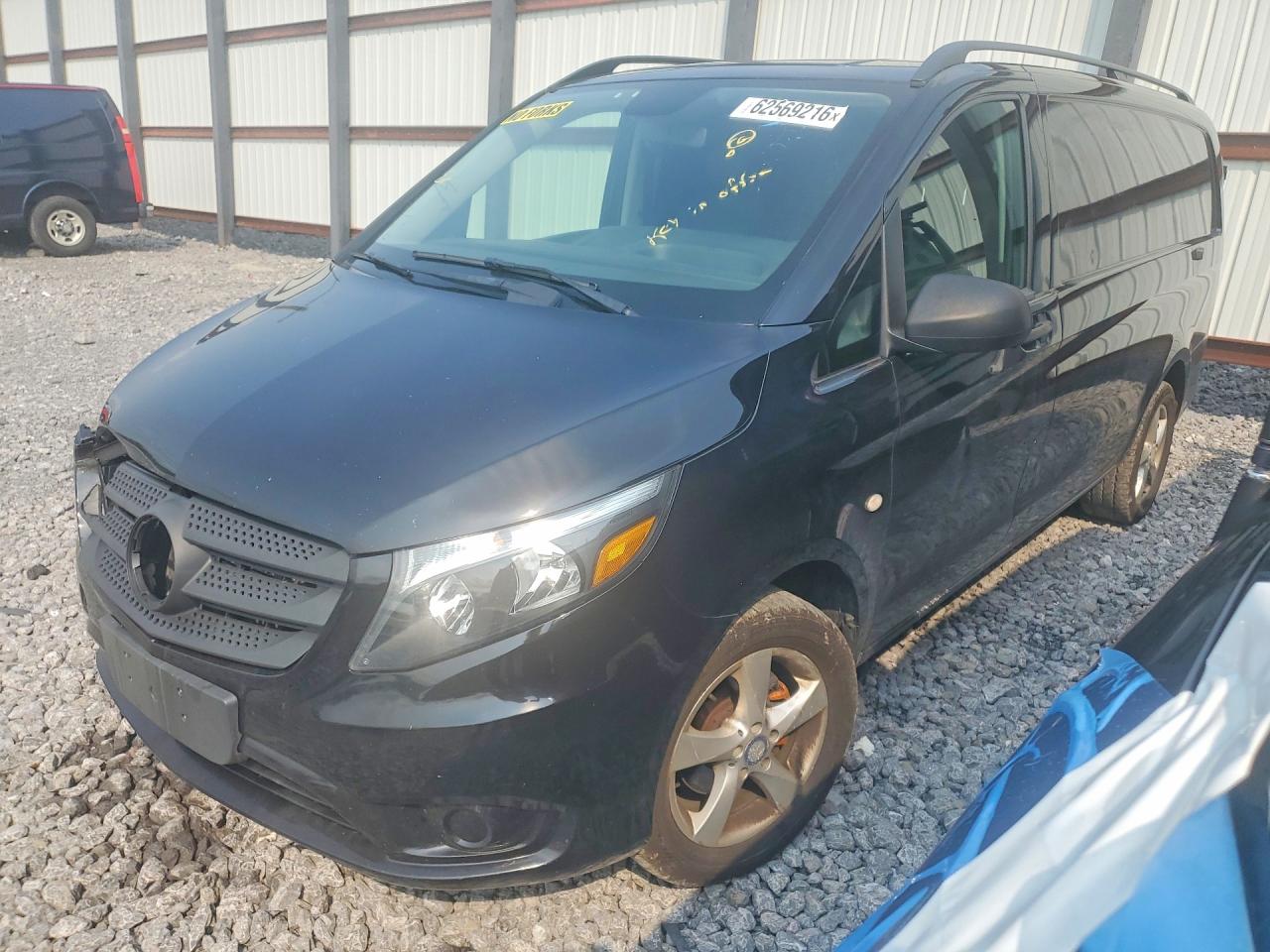 2016 MERCEDES-BENZ METRIS