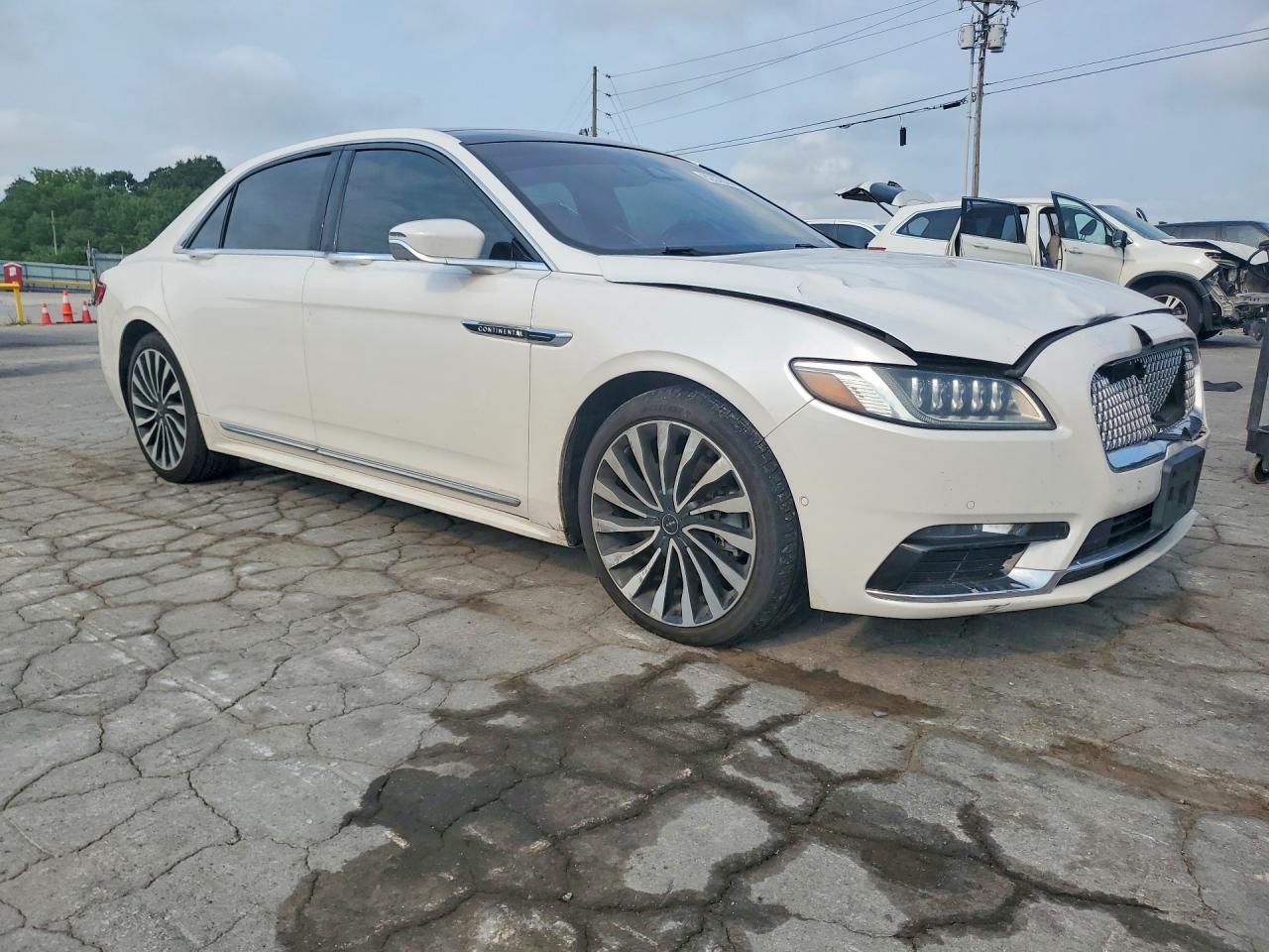 1LN6L9BC9J5605759 · 2018 LINCOLN CONTINENTAL · 4/12