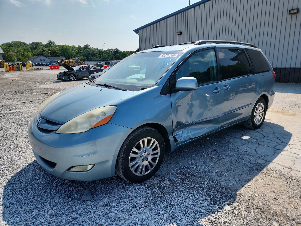 5TDZK22C68S123220 · 2008 TOYOTA SIENNA