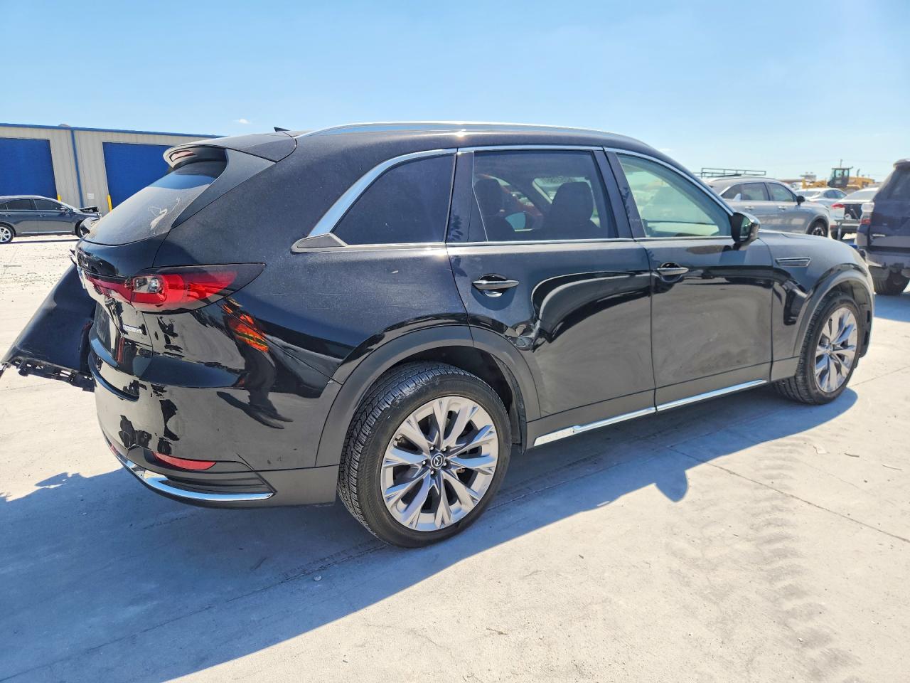 JM3KKDHD3R1116681 · 2024 MAZDA CX-90 · 3/14