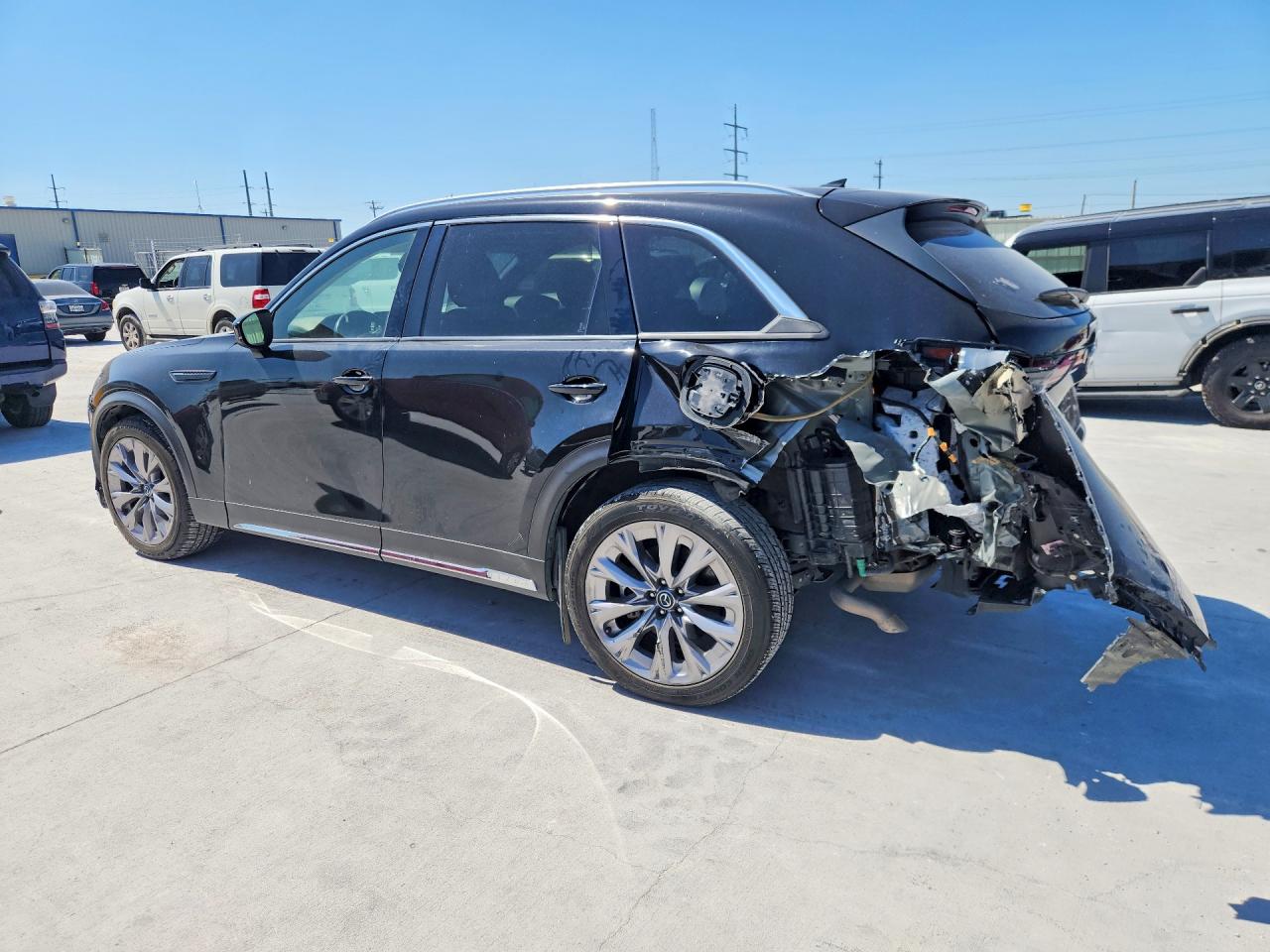 JM3KKDHD3R1116681 · 2024 MAZDA CX-90 · 2/14