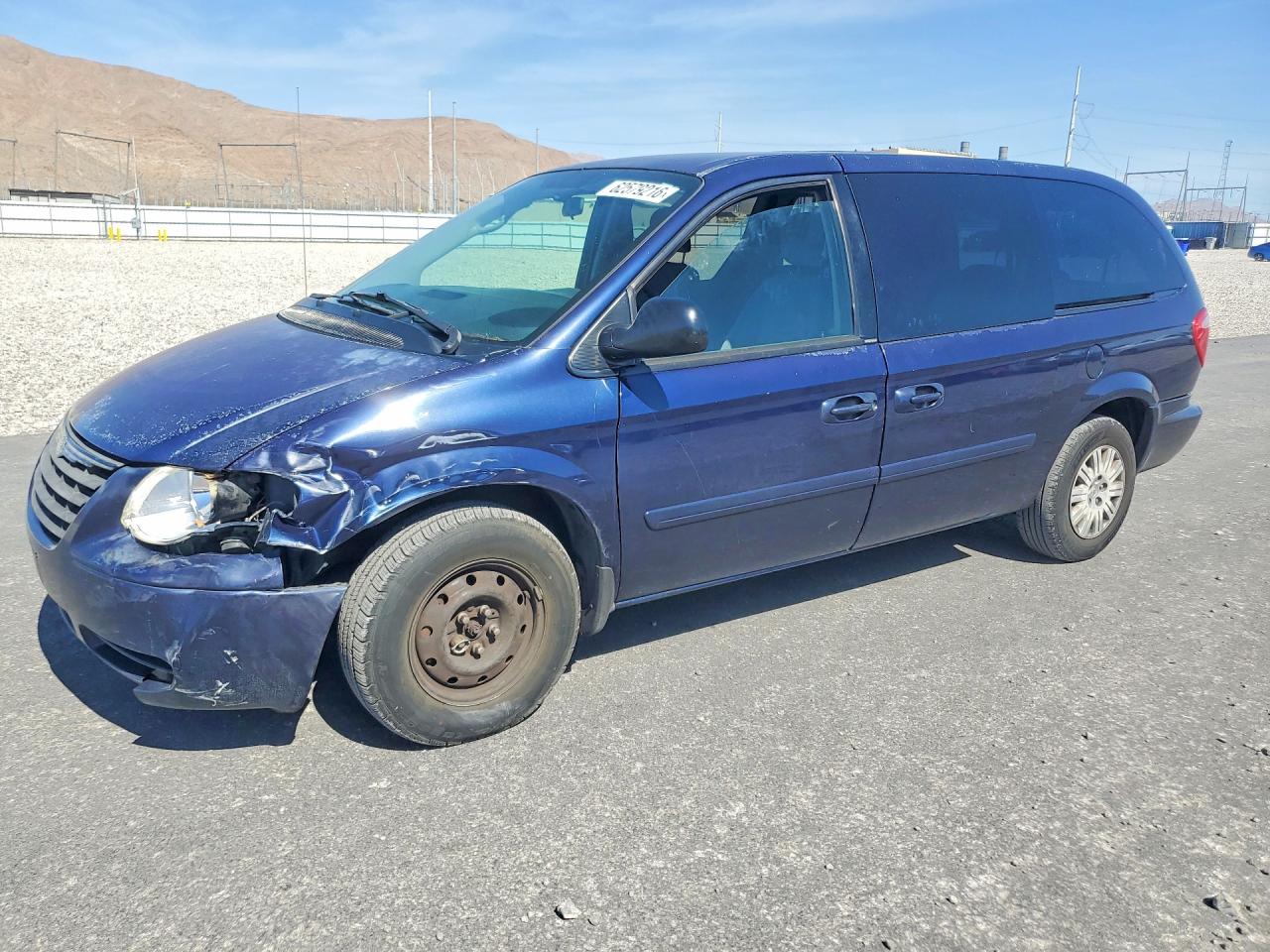 2C4GP44R15R286593 · 2005 CHRYSLER TOWN & COUNTRY