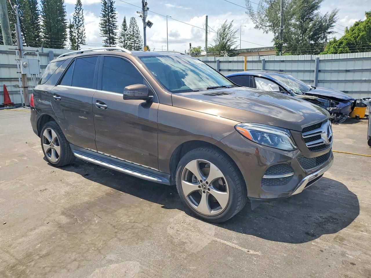 4JGDA5JB1JB129278 · 2018 MERCEDES-BENZ GLE · 4/12