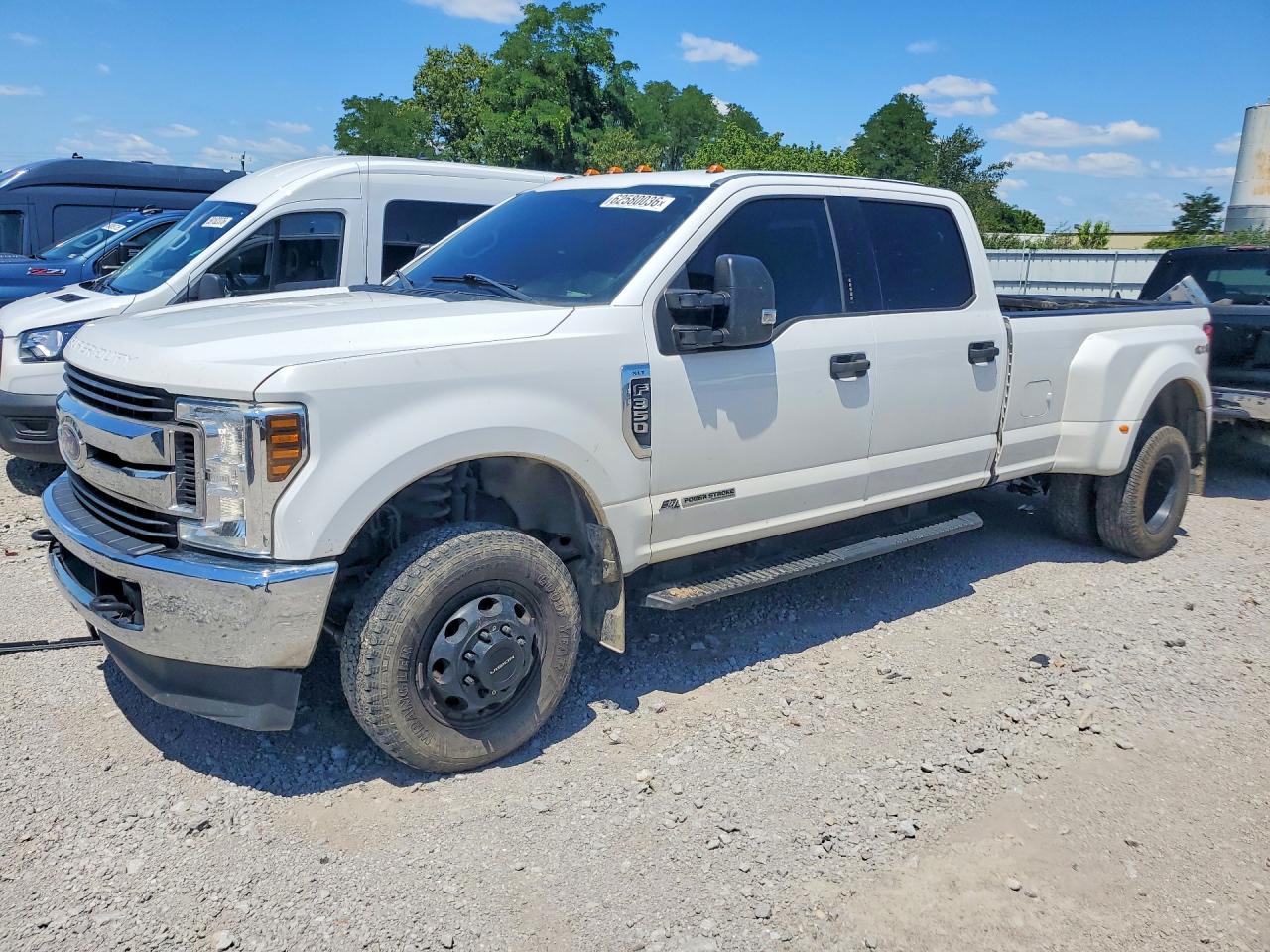 1FT8W3DT0KEC68902 · 2019 FORD F350