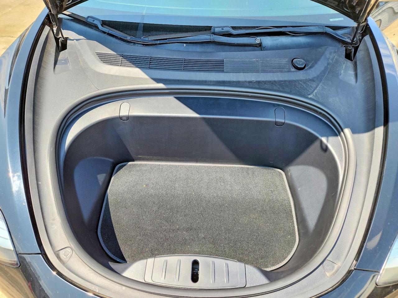 5YJ3E1EAXJF152554 · 2018 TESLA MODEL 3 · 11/12