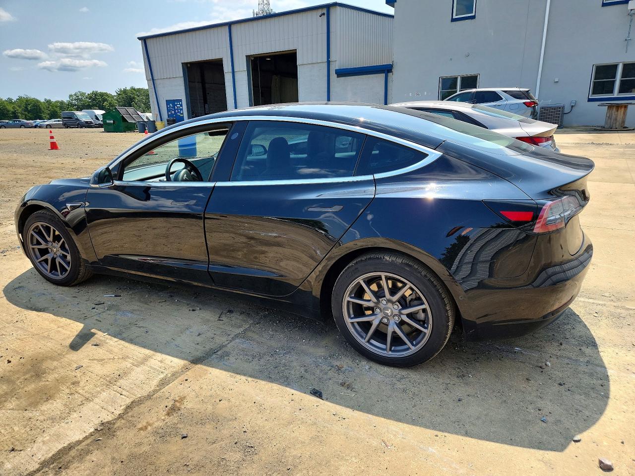 5YJ3E1EAXJF152554 · 2018 TESLA MODEL 3 · 2/12