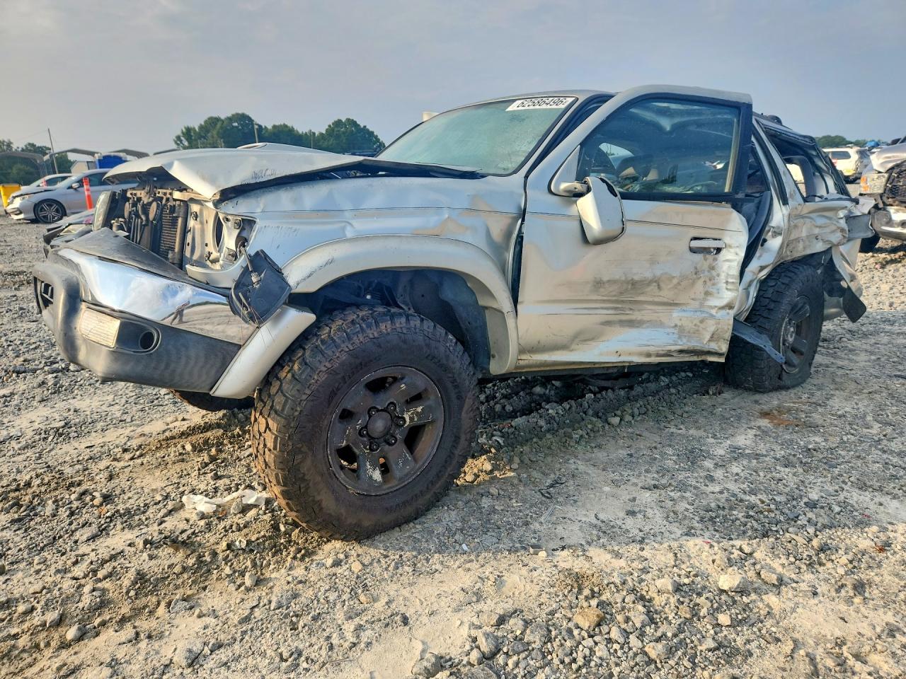 JT3HN86R3Y0261759 · 2000 TOYOTA 4RUNNER