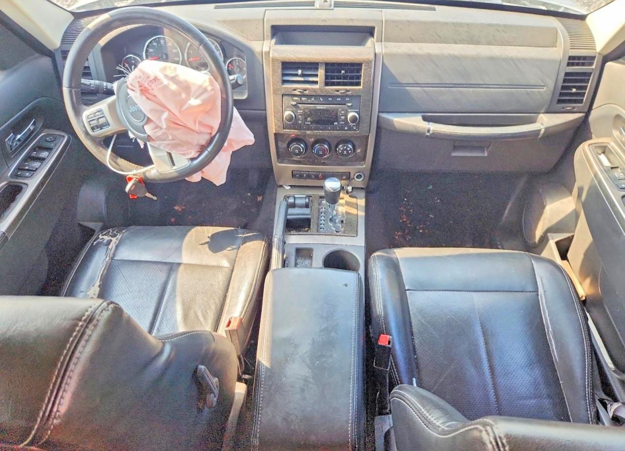 1J4PN5GK2BW571990 · 2011 JEEP LIBERTY · 8/13
