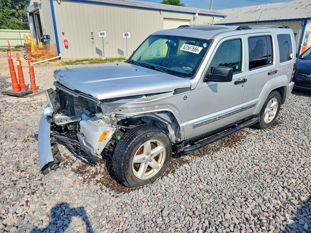 1J4PN5GK2BW571990 · 2011 JEEP LIBERTY