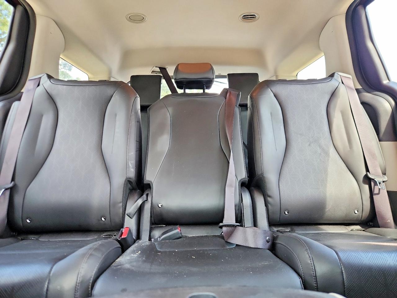 KNDNB4H35N6124260 · 2022 KIA CARNIVAL · 10/13
