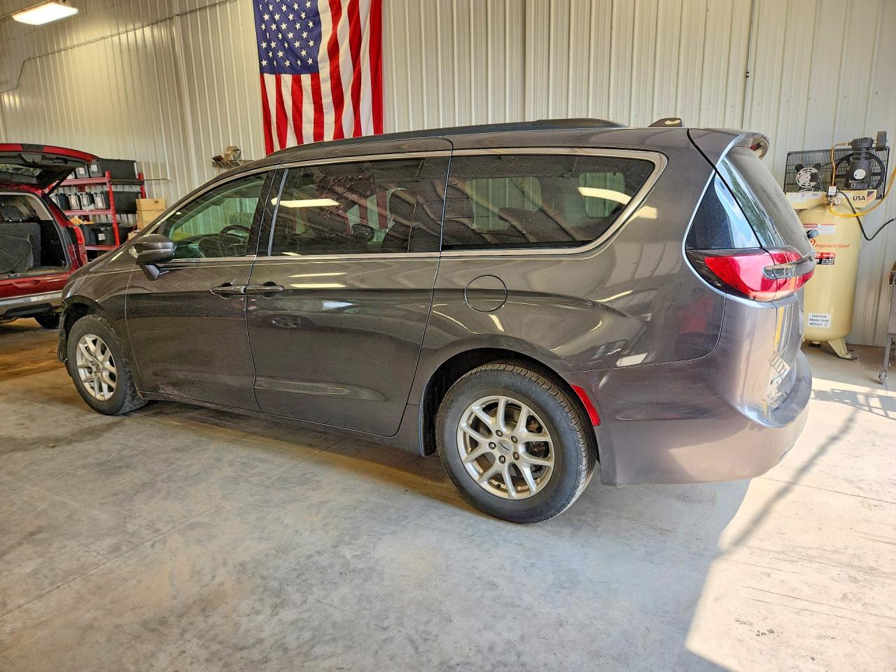 2C4RC1BG4NR170051 · 2022 CHRYSLER PACIFICA · 2/13