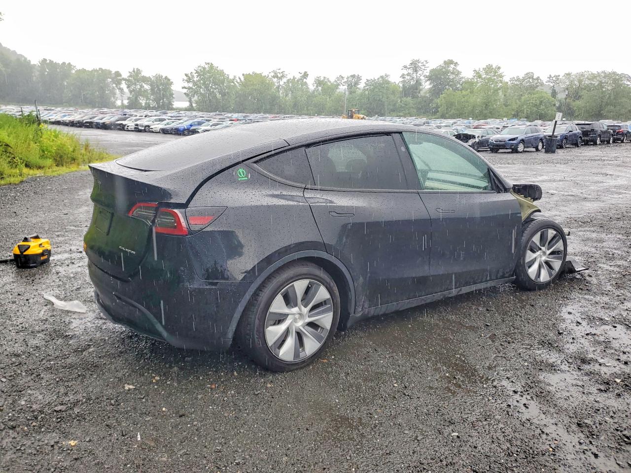 7SAYGDEE3PA184355 · 2023 TESLA MODEL Y · 3/14