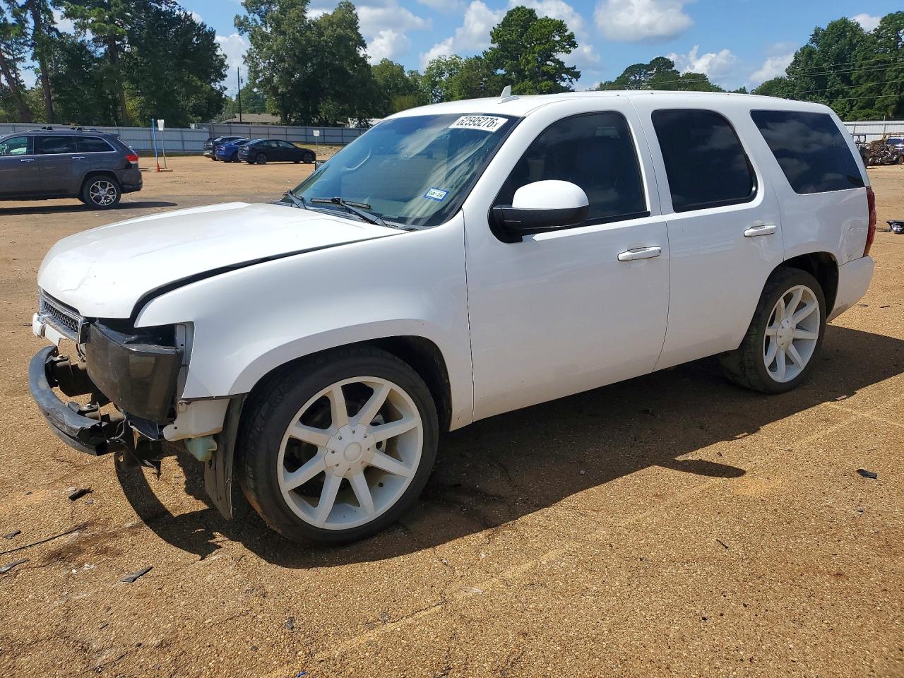 1GNSCBE07BR400163 · 2011 CHEVROLET TAHOE