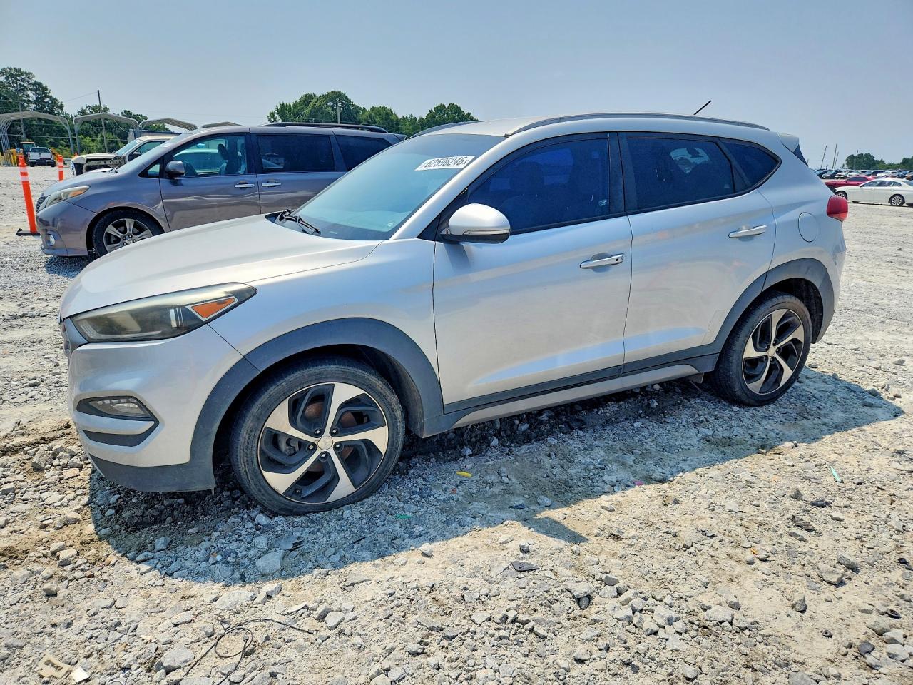 KM8J3CA25HU311078 · 2017 HYUNDAI TUCSON