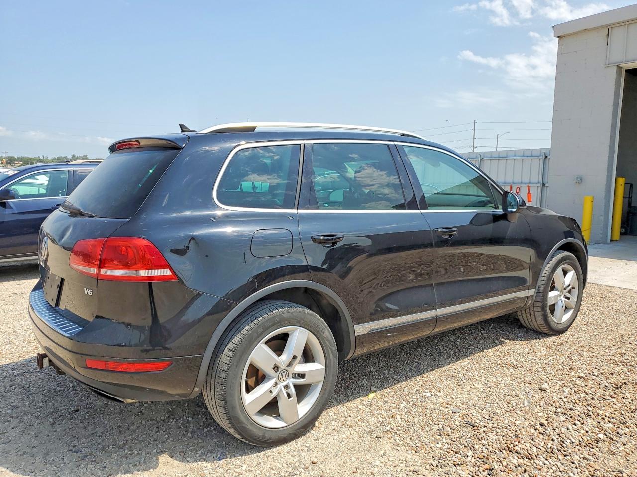 WVGEF9BP1CD011777 · 2012 VOLKSWAGEN TOUAREG · 3/13