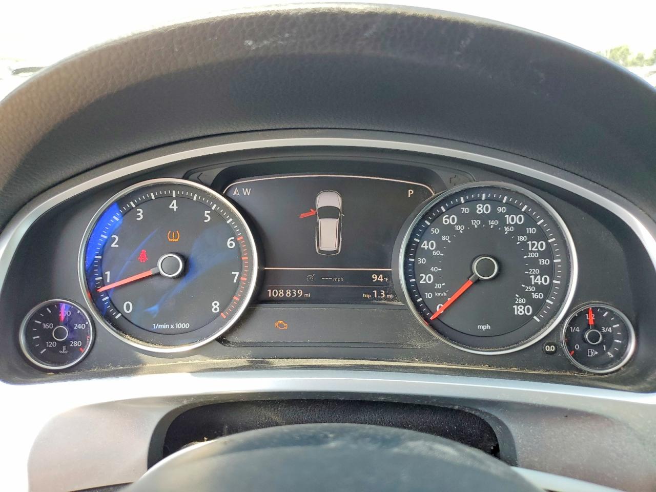 WVGEF9BP1CD011777 · 2012 VOLKSWAGEN TOUAREG · 9/13