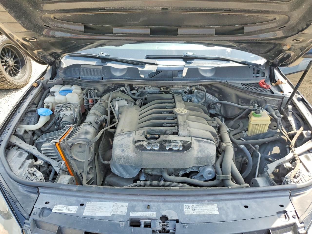 WVGEF9BP1CD011777 · 2012 VOLKSWAGEN TOUAREG · 12/13