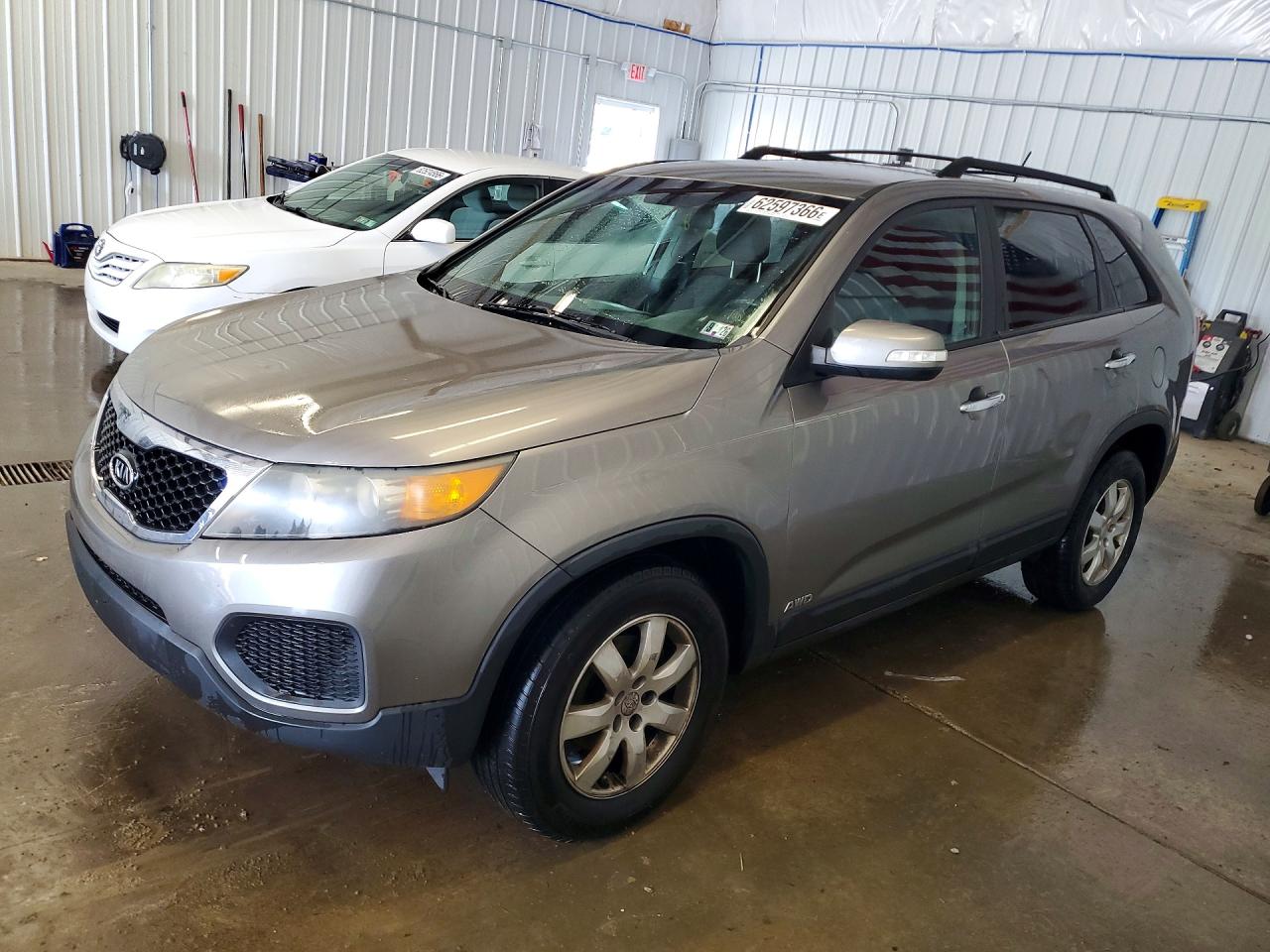 5XYKTCA19BG144412 · 2011 KIA SORENTO