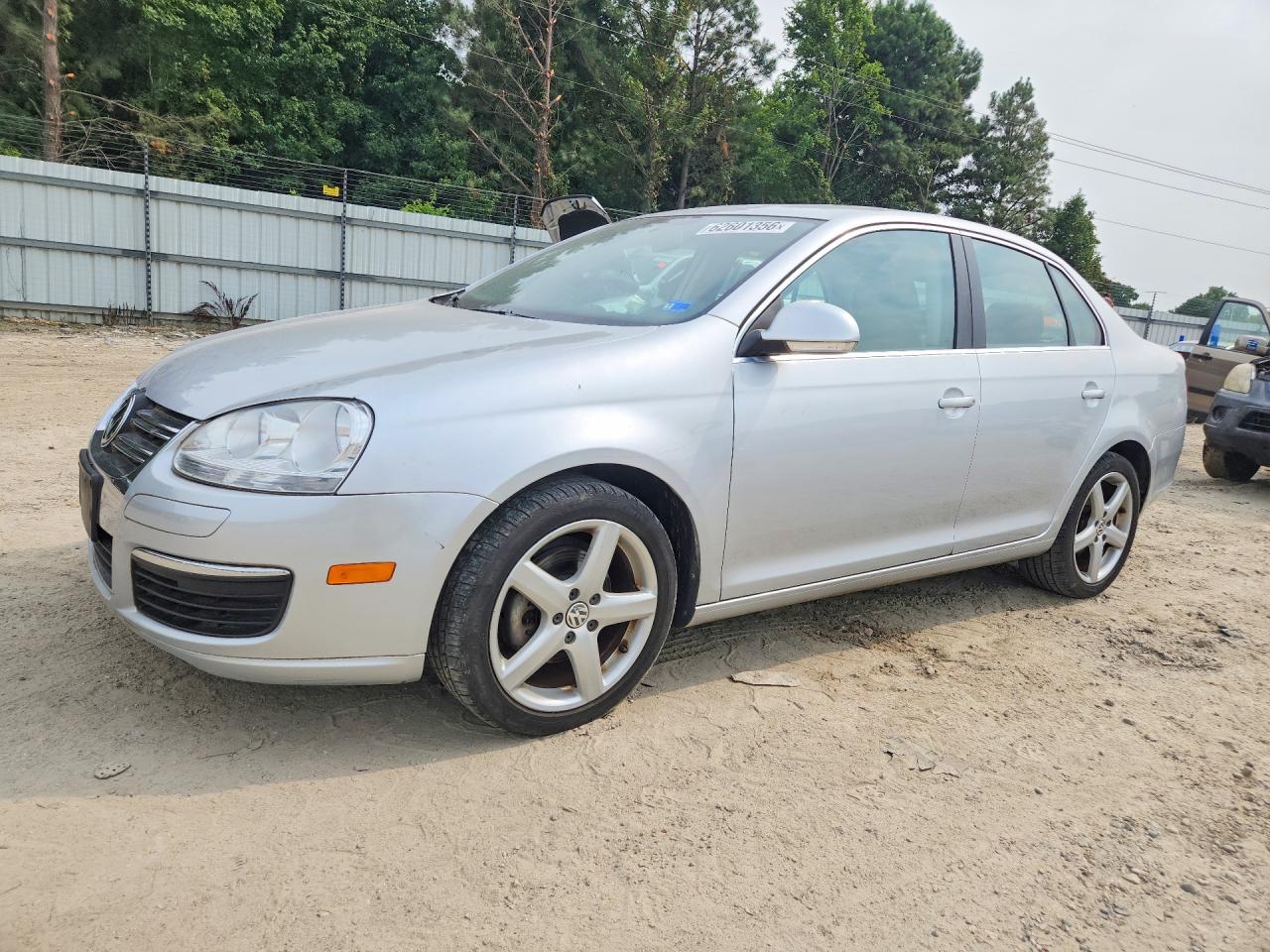 3VWRL7AJ5AM043811 · 2010 VOLKSWAGEN JETTA