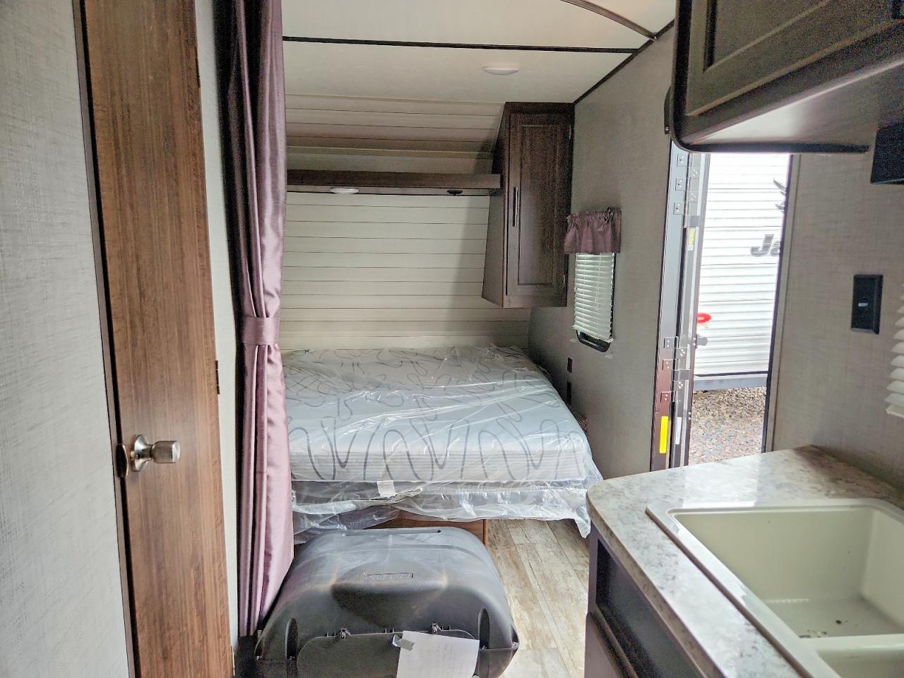 4YDT21129KS371112 · 2019 KEYSTONE ZINGER · 5/10