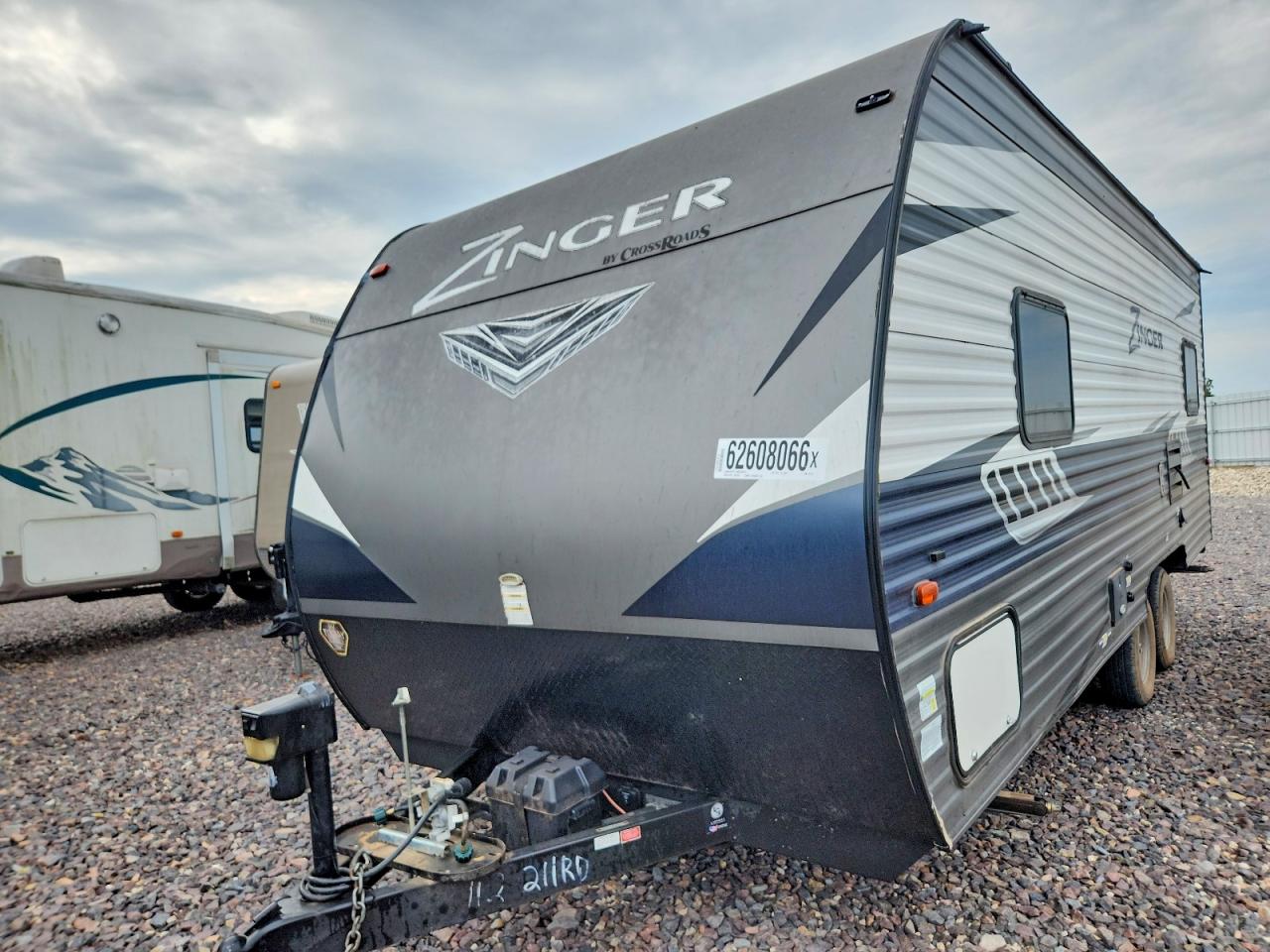 4YDT21129KS371112 · 2019 KEYSTONE ZINGER · 2/10