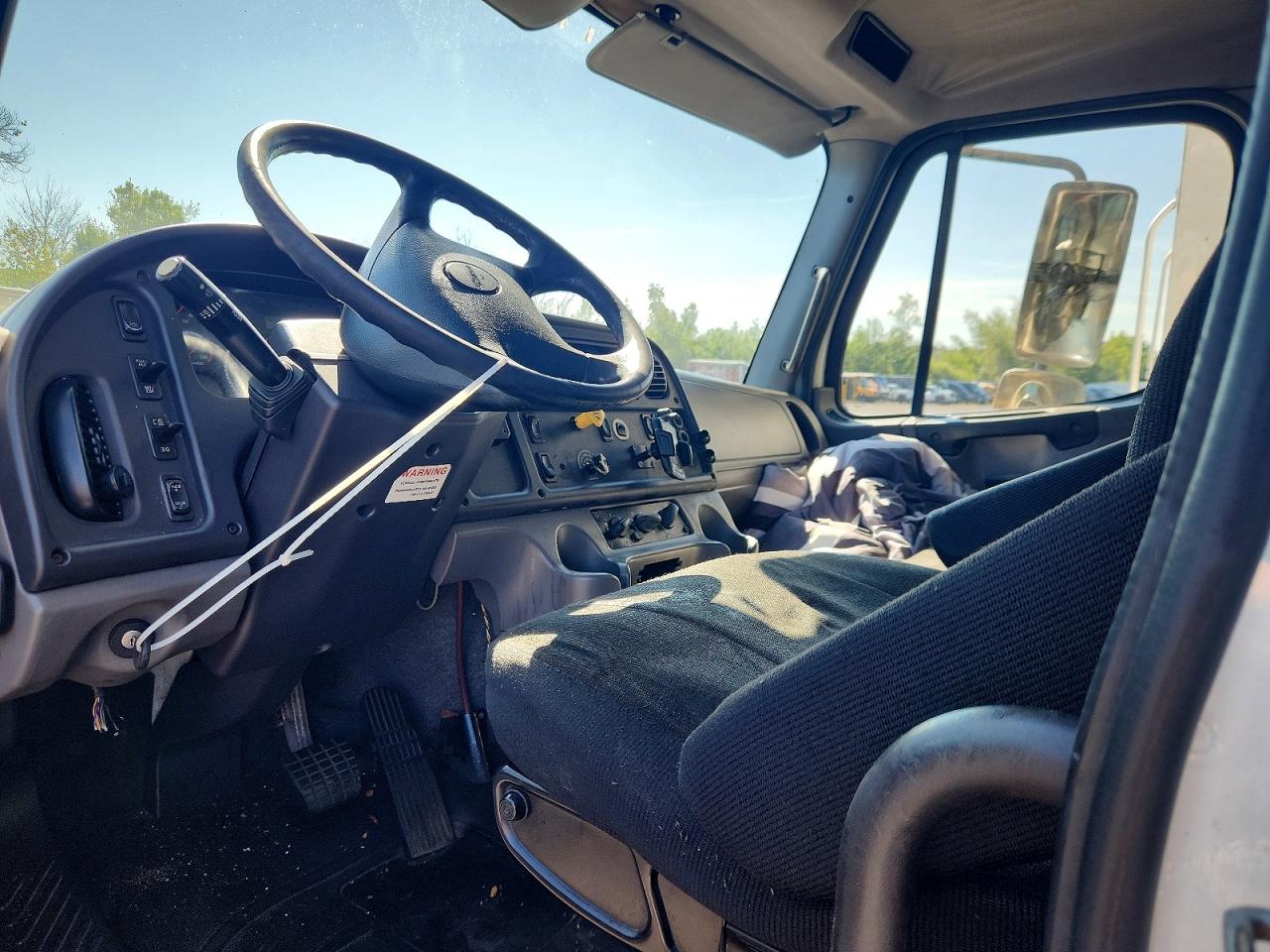 3ALACWDT7FDGE5685 · 2015 FREIGHTLINER M2 · 8/12