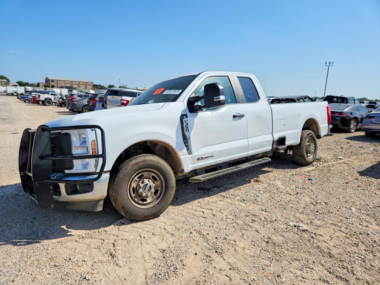 1FT8X3AT1REF37646 · 2024 FORD F350