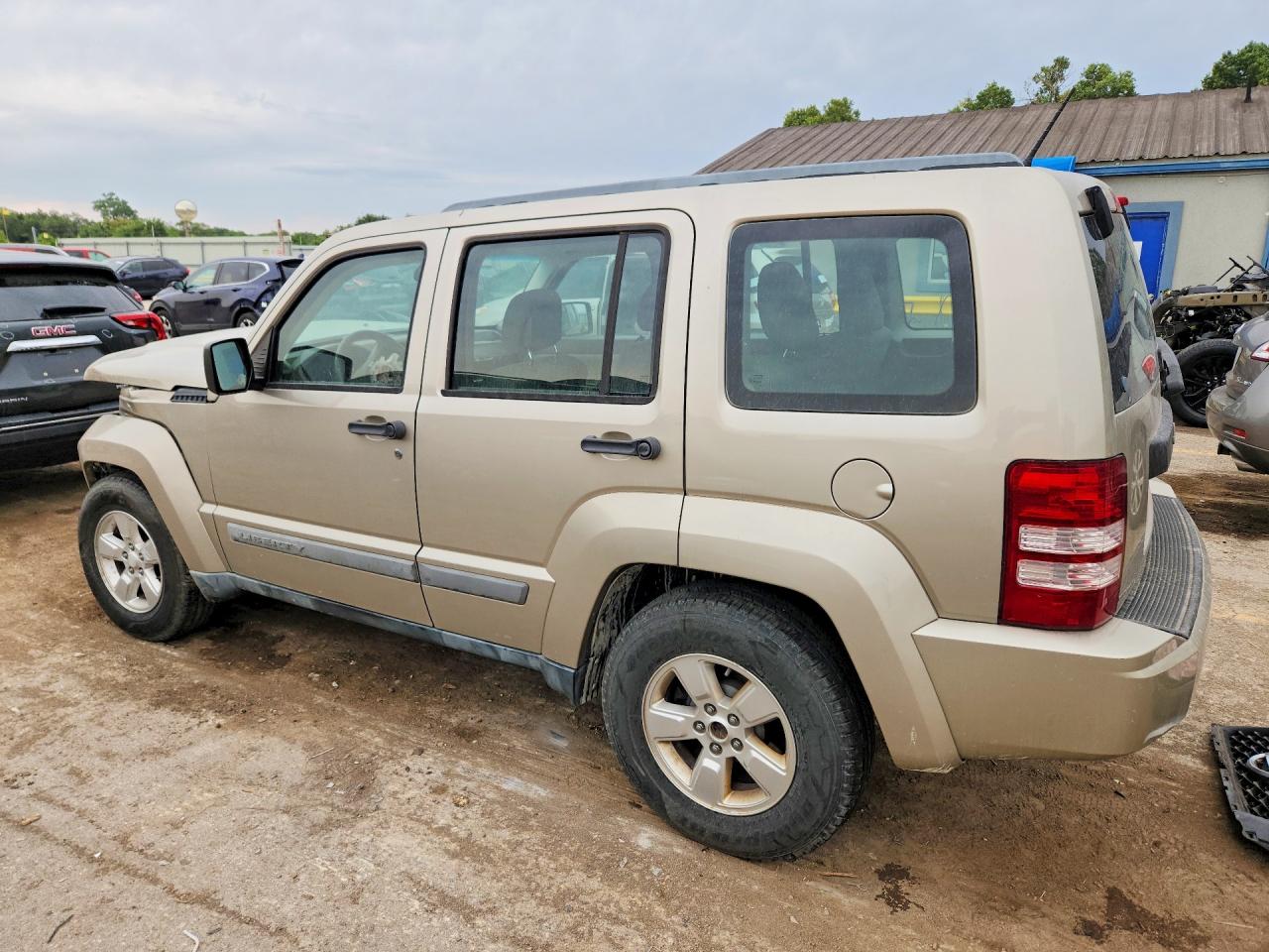 1J4PP2GK9BW536405 · 2011 JEEP LIBERTY · 2/12