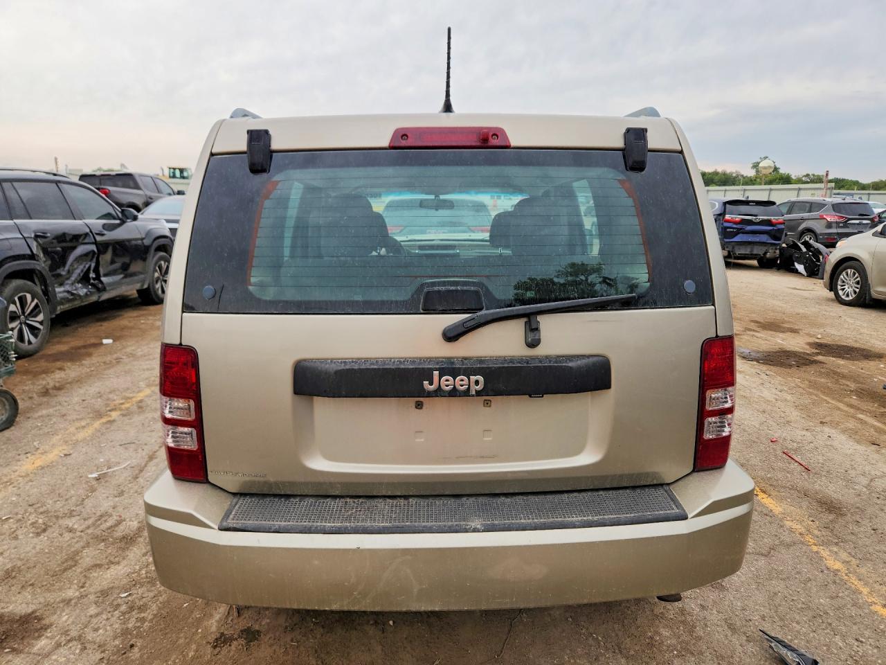 1J4PP2GK9BW536405 · 2011 JEEP LIBERTY · 6/12