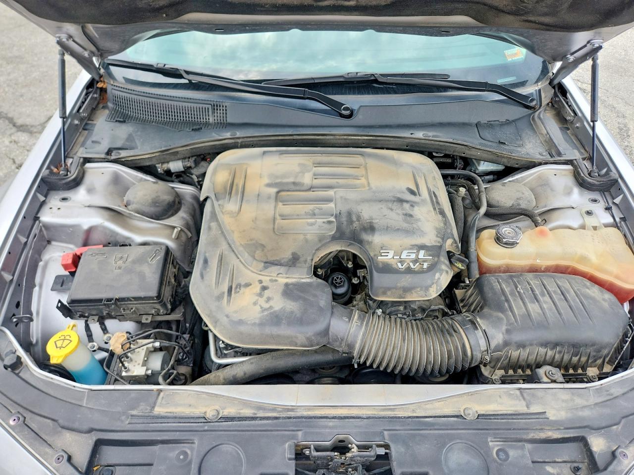 2C3CCARG8HH622108 · 2017 CHRYSLER 300 · 11/12