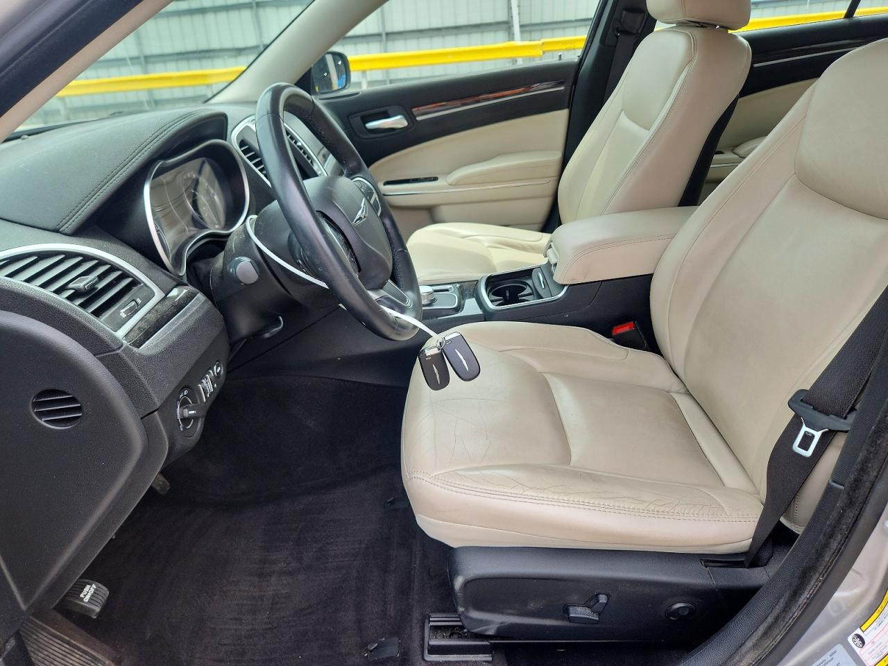 2C3CCARG8HH622108 · 2017 CHRYSLER 300 · 7/12