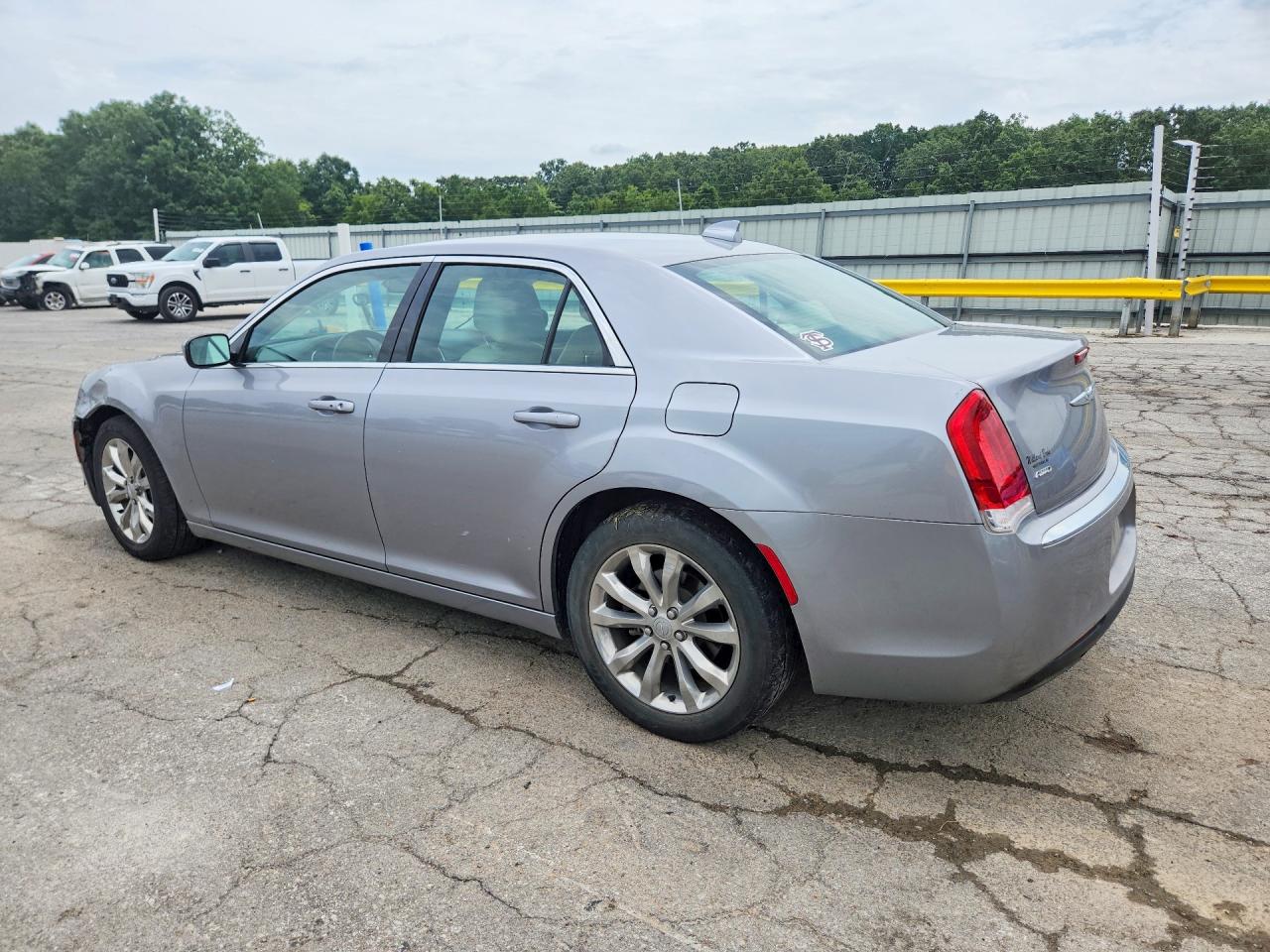 2C3CCARG8HH622108 · 2017 CHRYSLER 300 · 2/12